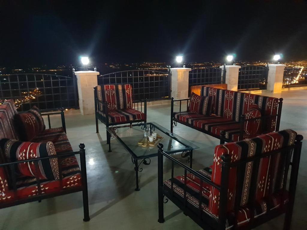 Mardin Tarihi Ulu Cami Yani, Tarihi Konak Екстериор снимка