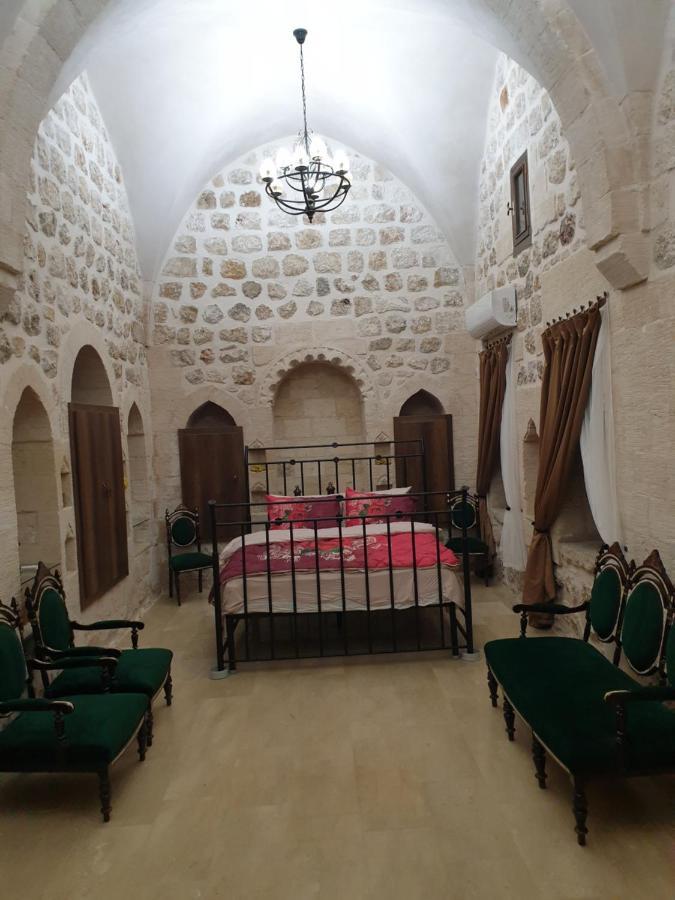 Mardin Tarihi Ulu Cami Yani, Tarihi Konak Екстериор снимка