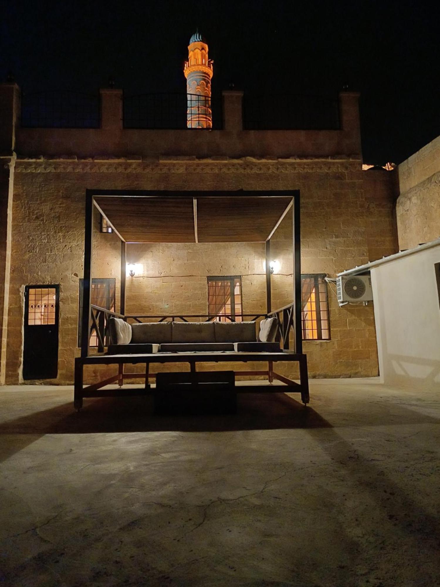 Mardin Tarihi Ulu Cami Yani, Tarihi Konak Екстериор снимка